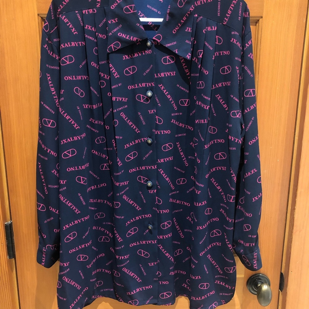 Women’s blouse